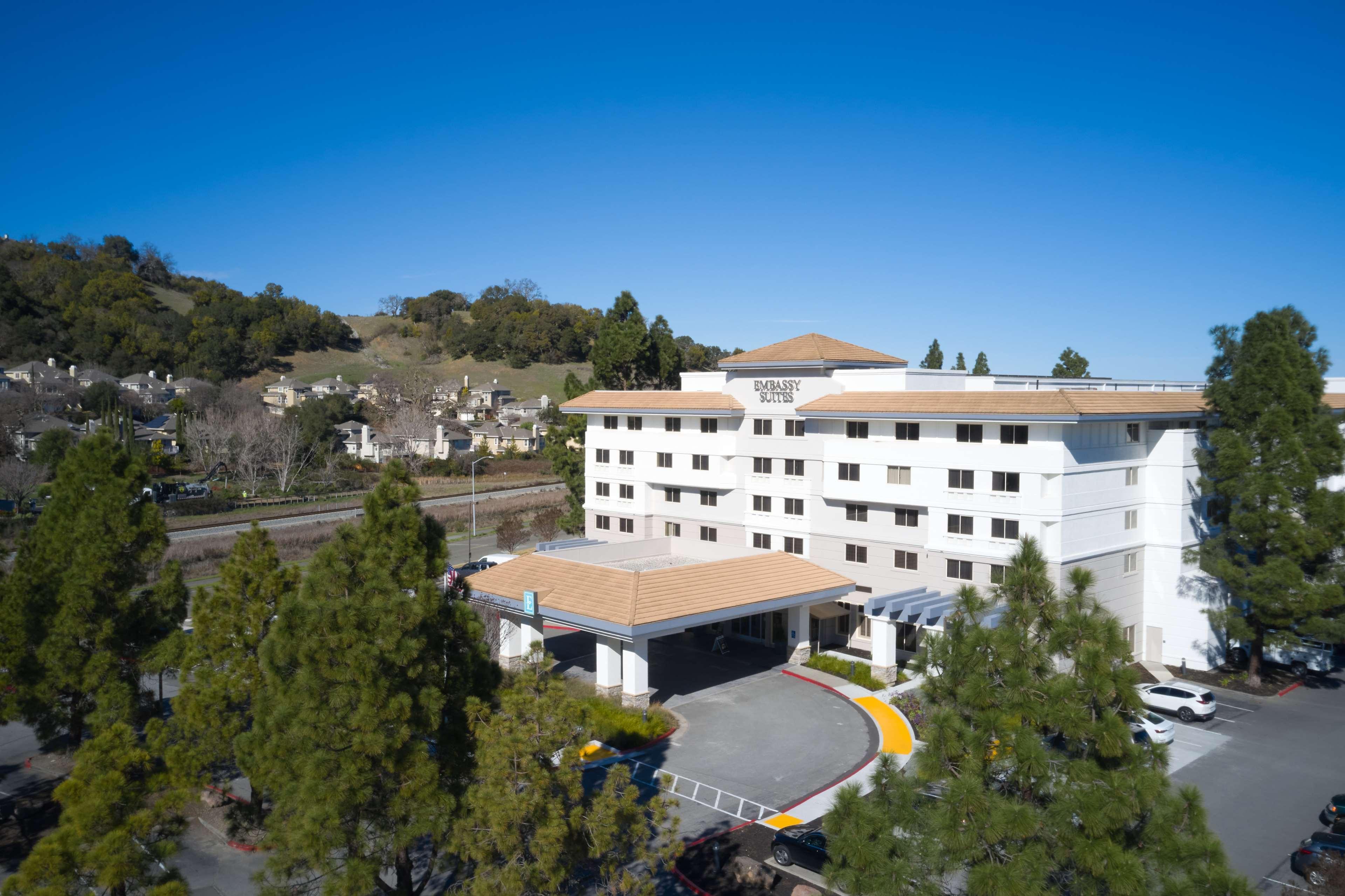 Embassy Suites By Hilton San Rafael Marin County Екстериор снимка